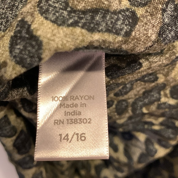 Avenue button down size14/16 black olive green plaid/ cheetah print 3/4 sleeve - Picture 5 of 5